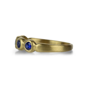 Marian Maurer 18k 3mm Blue Sapphire Porch Skimmer Band | Quadrum Gallery