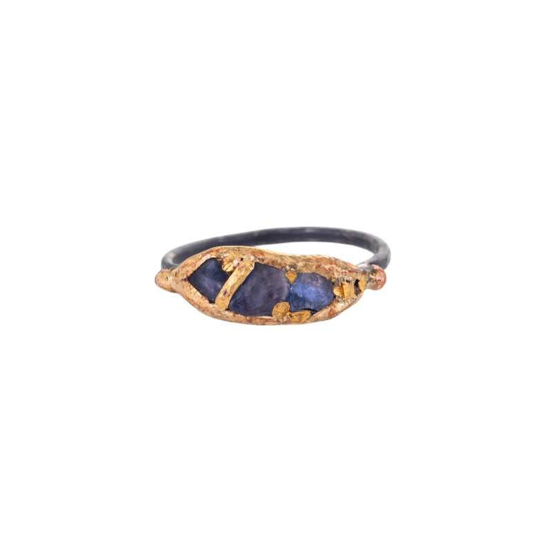 Variance 14k Yellow Gold Sapphire Band | Quadrum Gallery