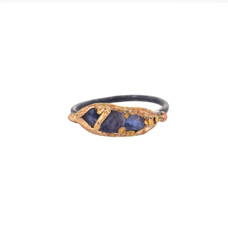 Variance 14K Yellow Gold Sapphire Band | Quadrum Gallery