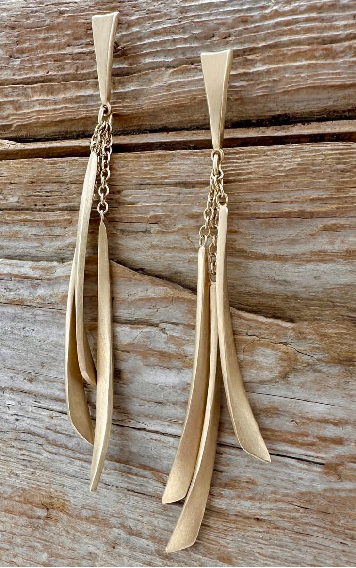 1/2 Pair Three Tassel Sail Earring