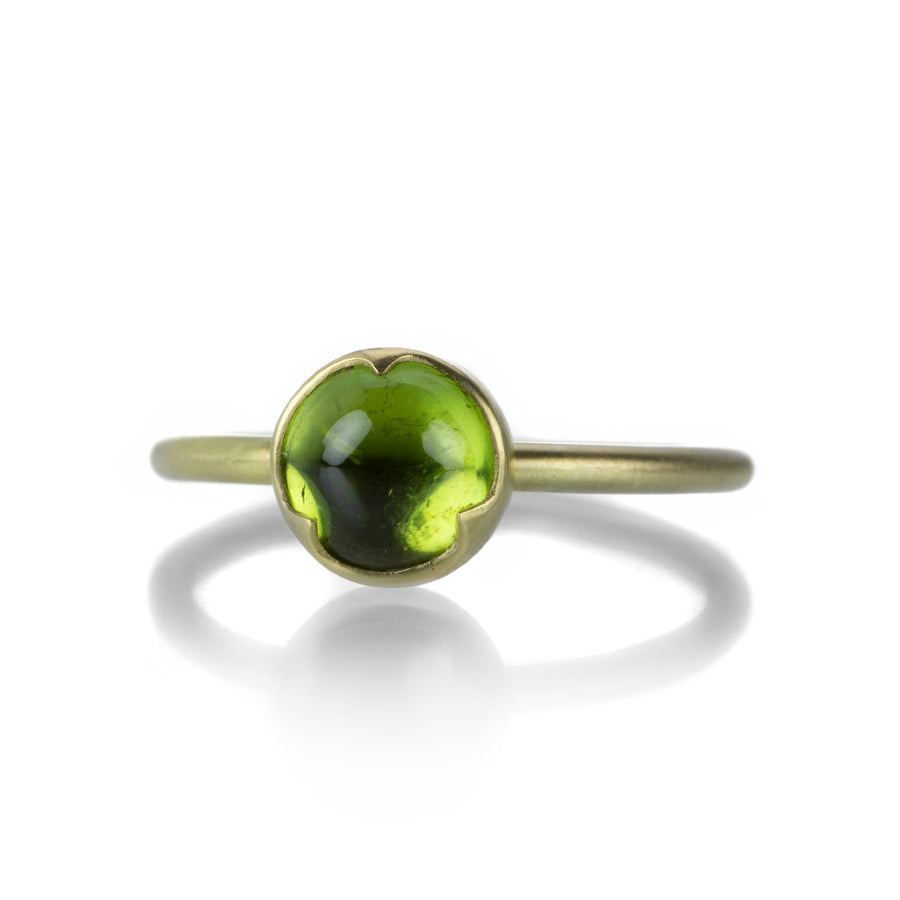 Gabriella Kiss Round Peridot Ring in 3 Scallop Bezel | Quadrum Gallery